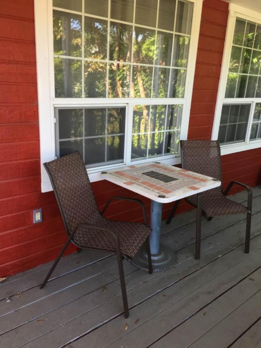 Riverside Retreat and Inn Image 14